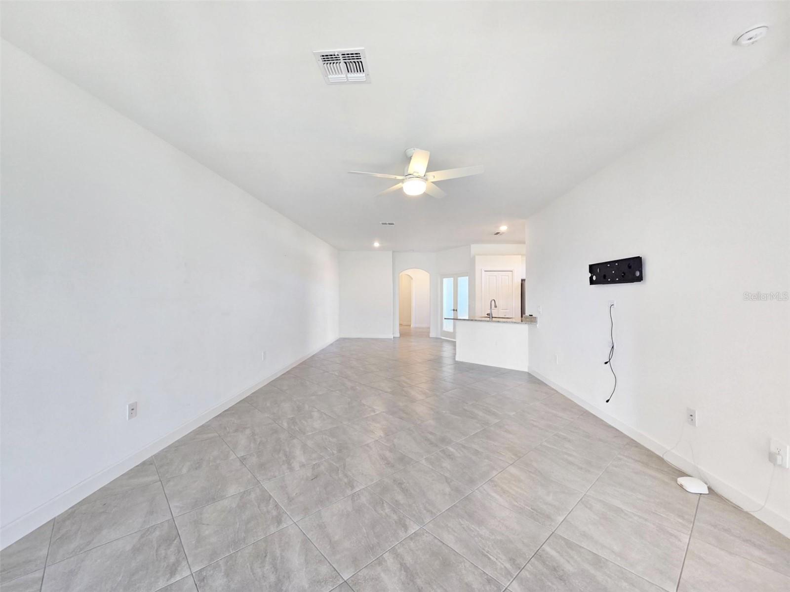 LORRAINE LAKES PH I - Residential Lease