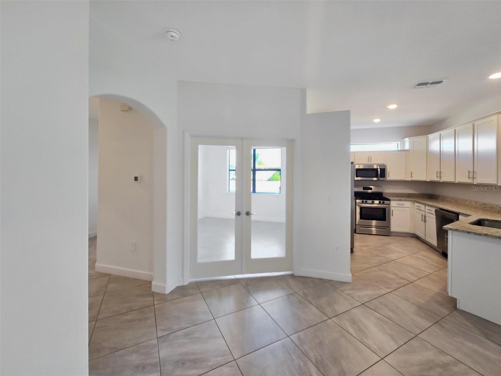 LORRAINE LAKES PH I - Residential Lease