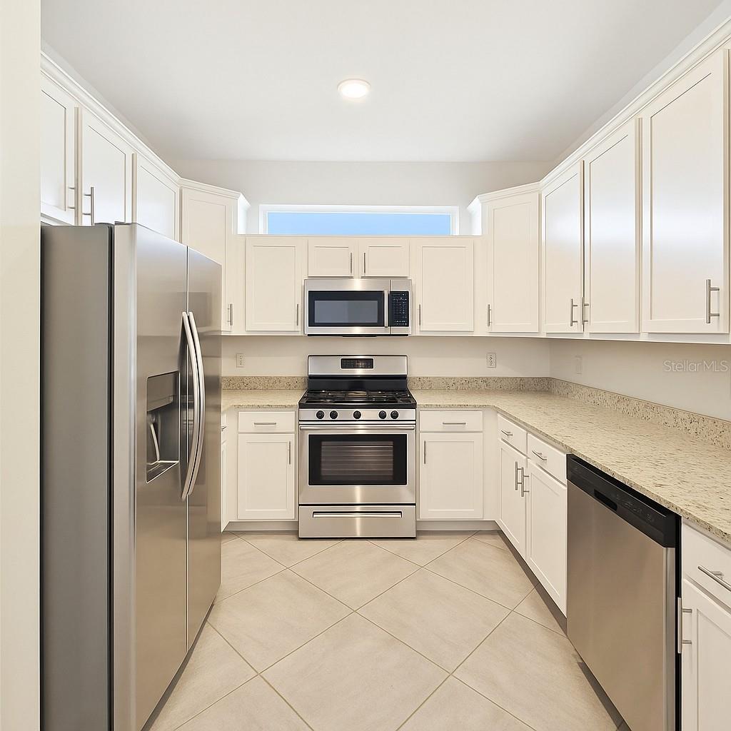 LORRAINE LAKES PH I - Residential Lease