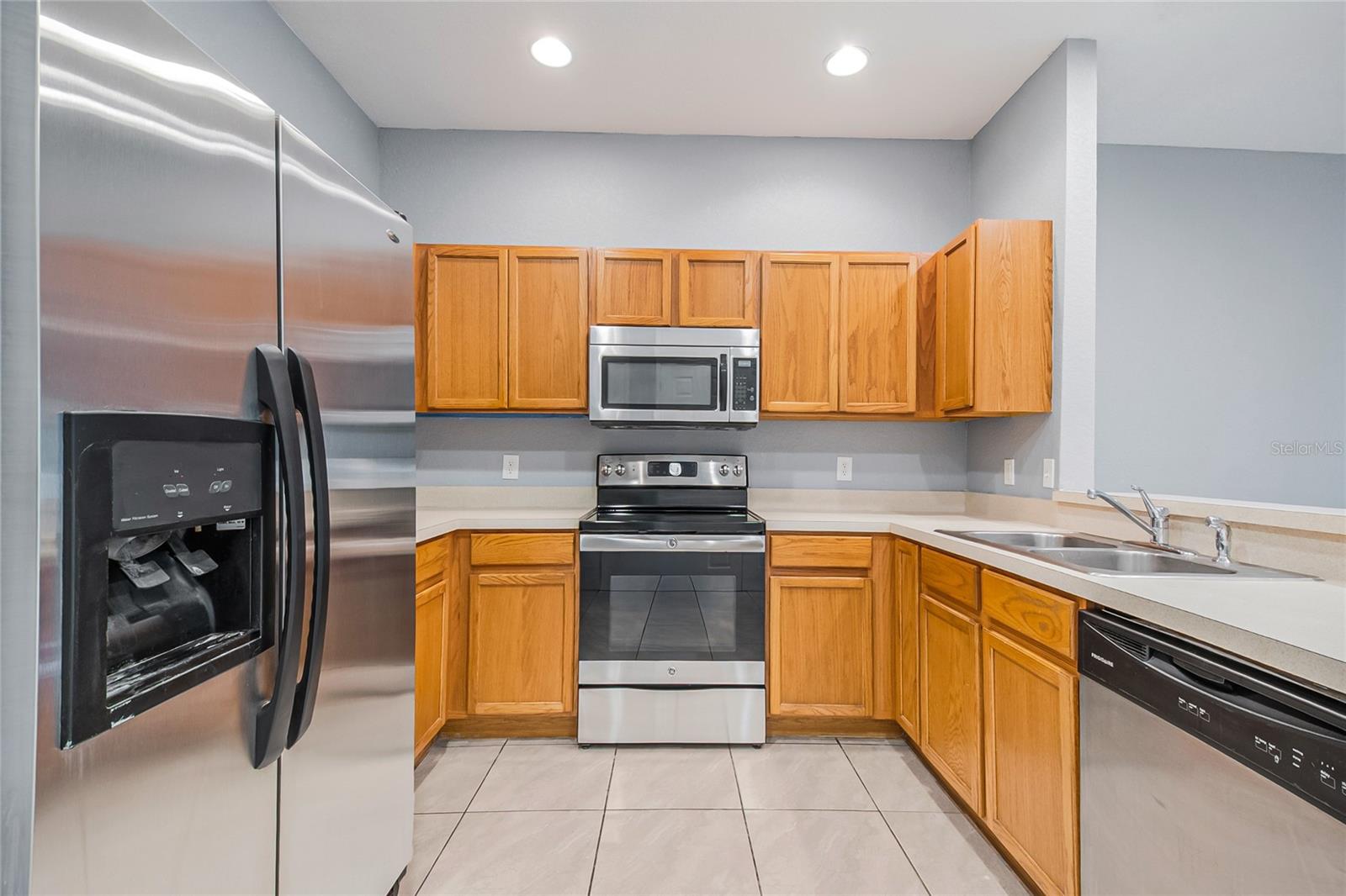 TOWNHOMES OF FLORA RIDGE - Residential