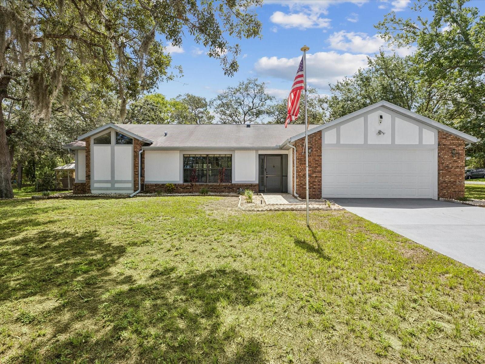 2404 KNOLL DRIVE