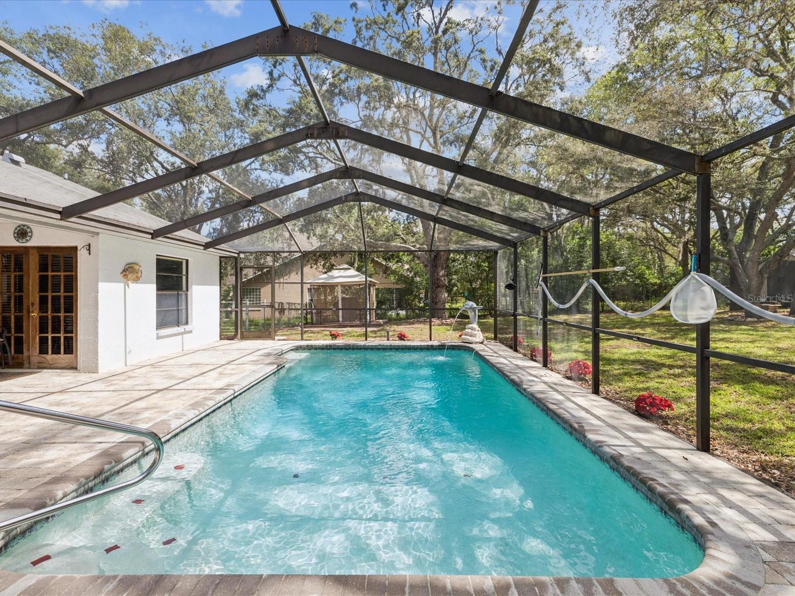 2404 KNOLL DRIVE
