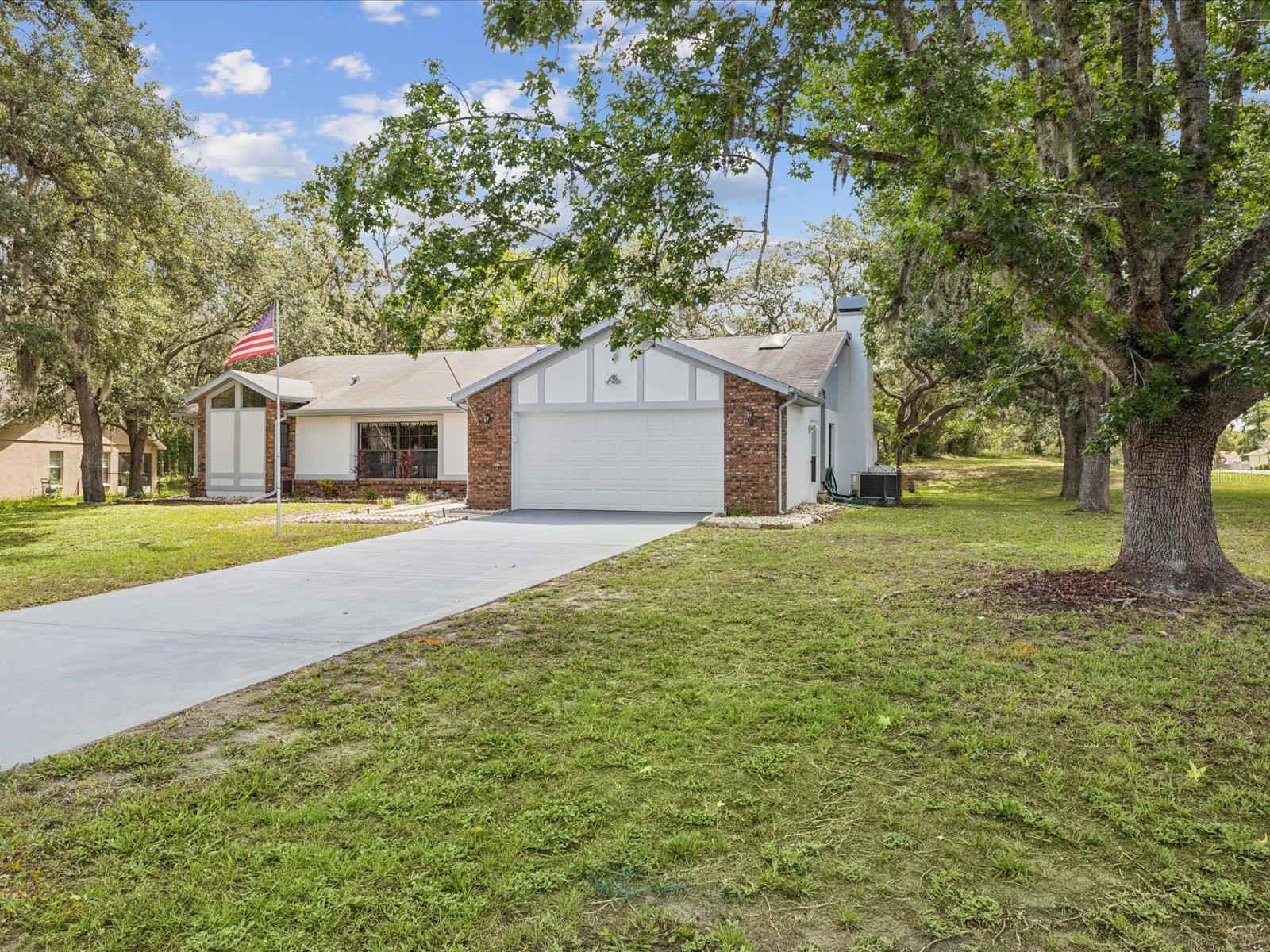 2404 KNOLL DRIVE