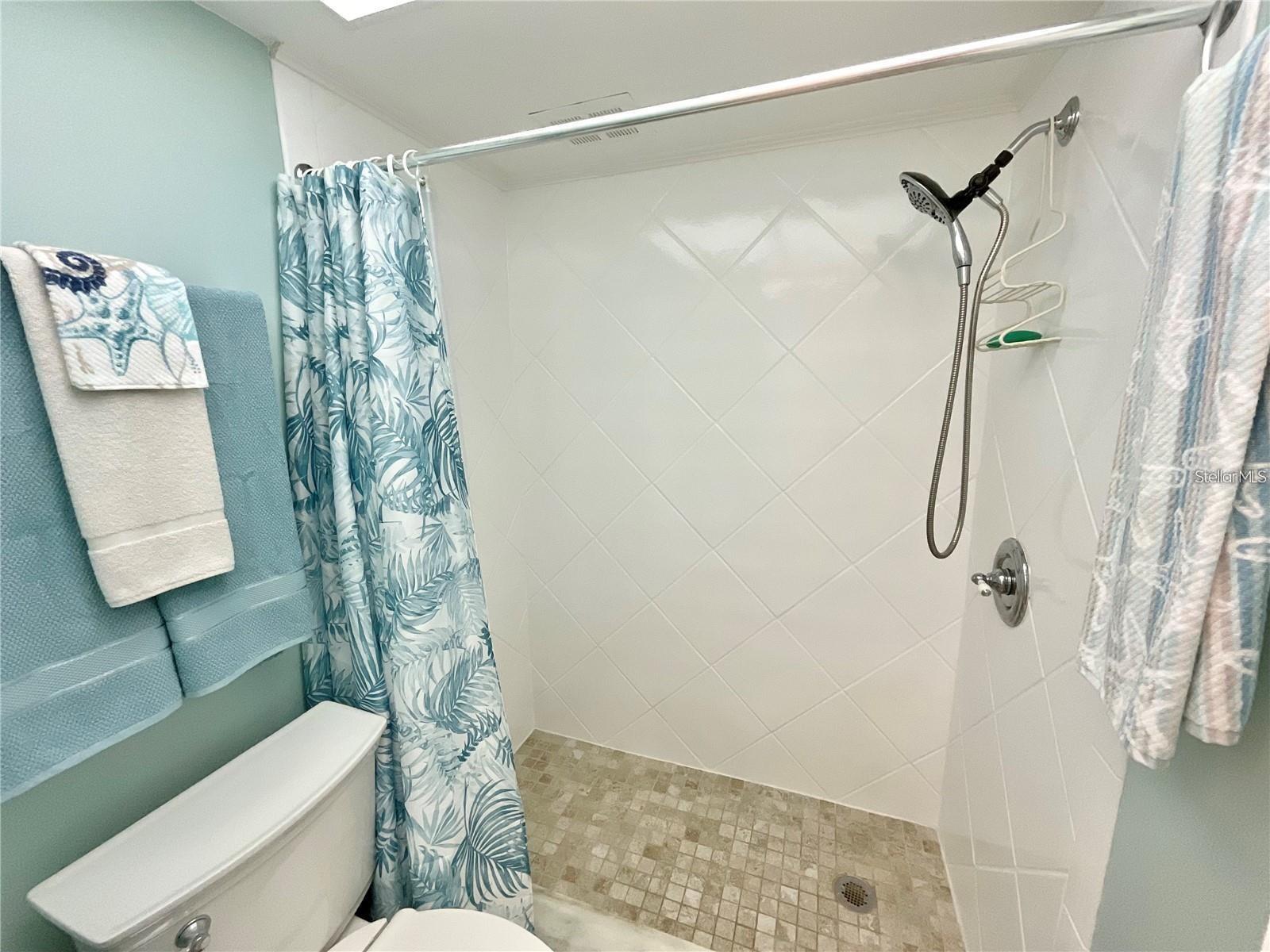 BOCA CIEGA POINT EAST - Residential