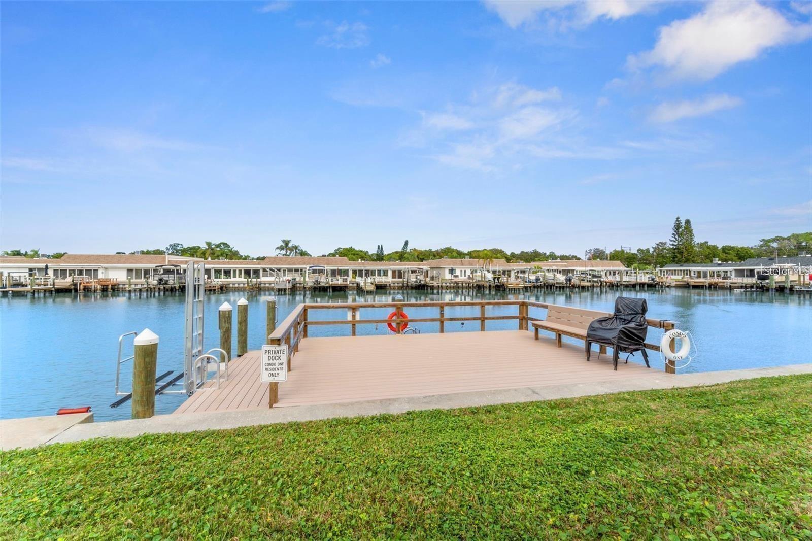 BOCA CIEGA POINT EAST - Residential