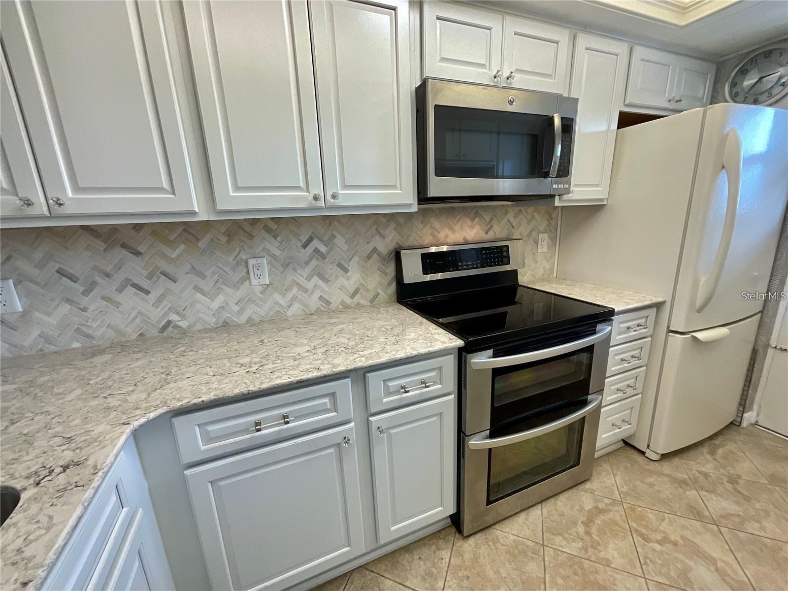 BOCA CIEGA POINT EAST - Residential