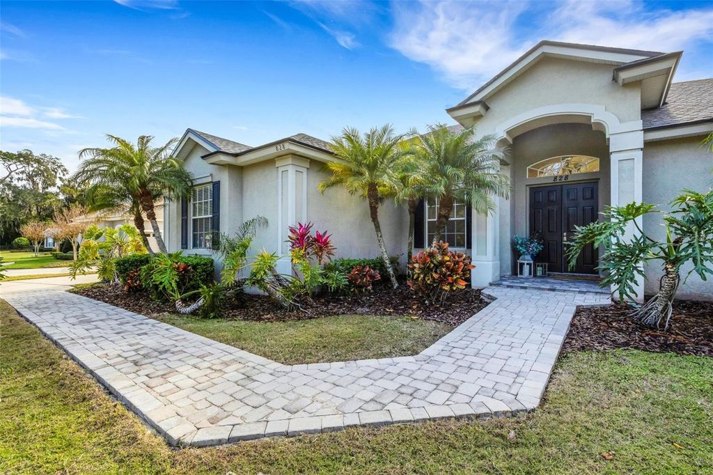 Photo of 828 Whitestone Court, Lakeland, FL 33803 (MLS # L4958108)