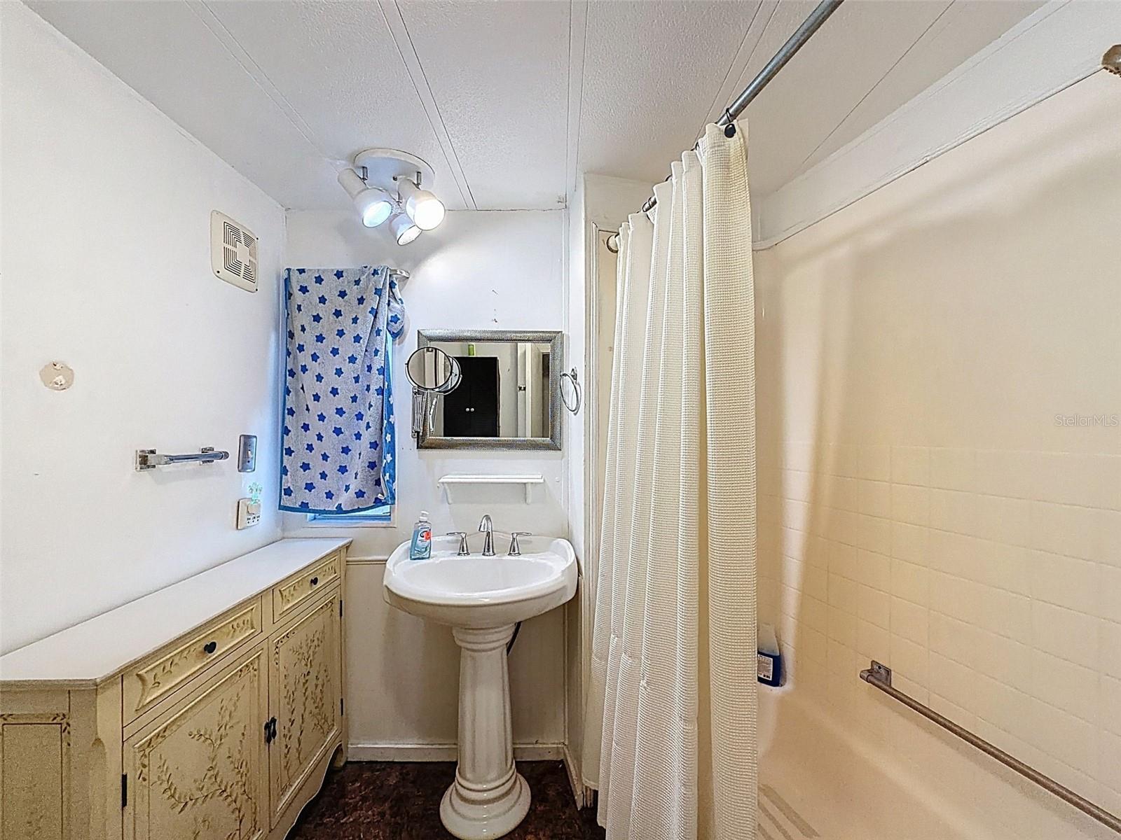 CITRUS WOODS ESTATES - Residential