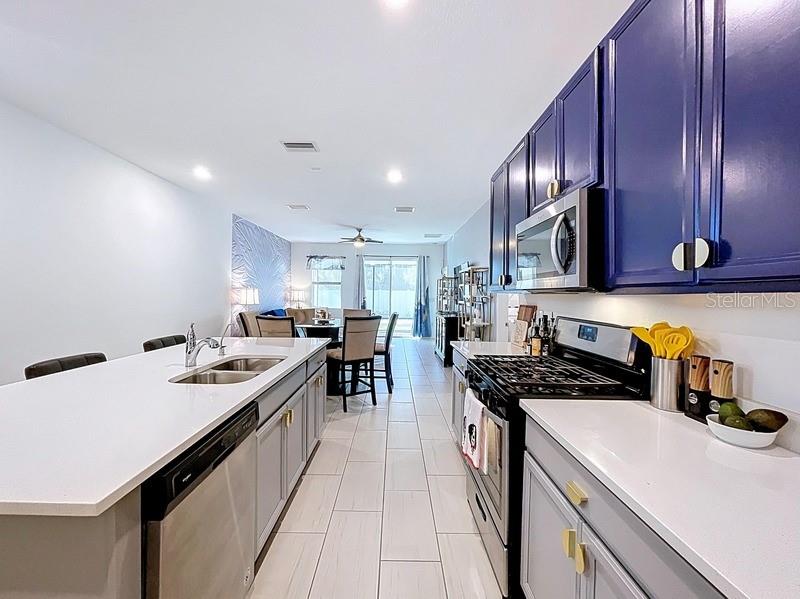 5415 LOS ROBLES COURT