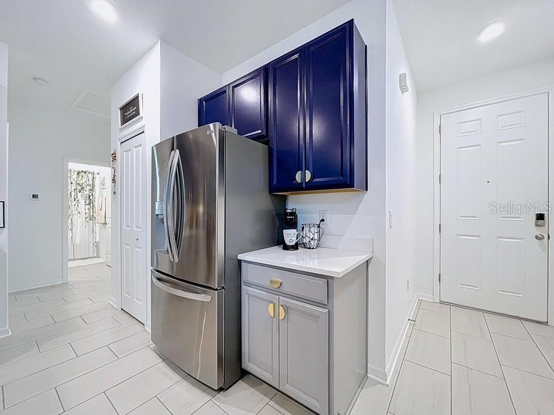 5415 LOS ROBLES COURT