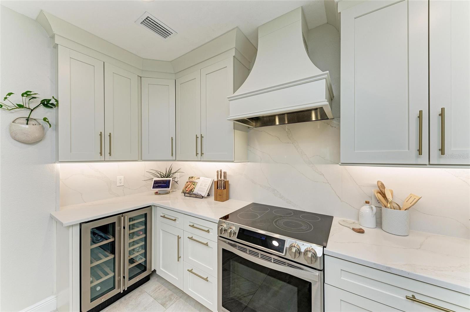 THE MOORINGS AT EDGEWATER - Residential