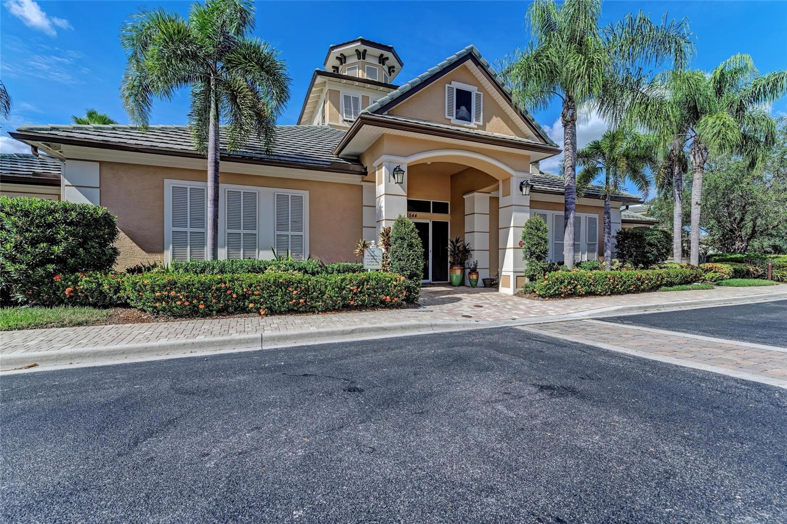 THE MOORINGS AT EDGEWATER - Residential