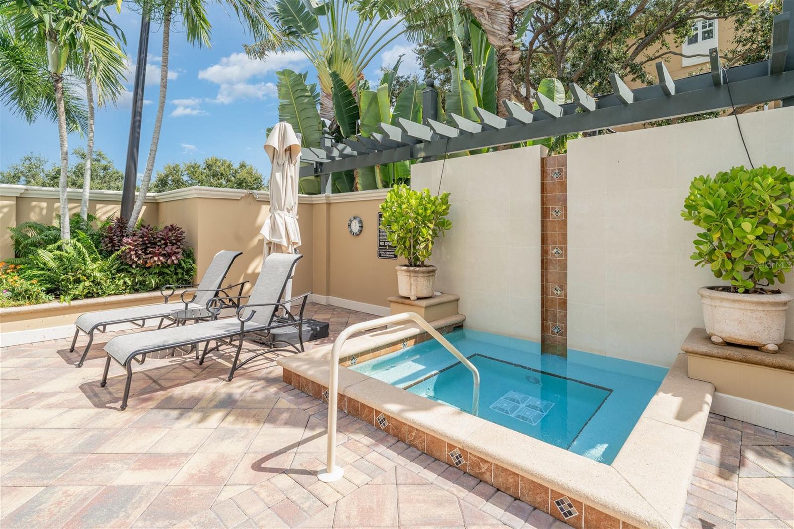 BROADWAY PROMENADE - Residential Lease