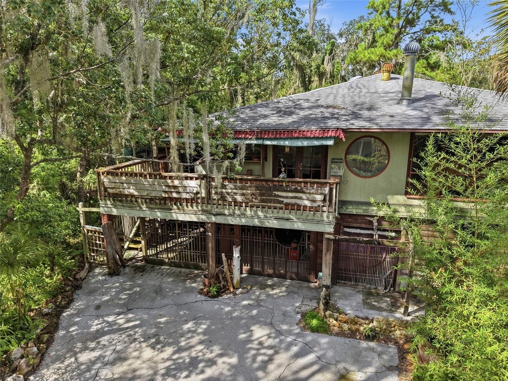 Photo of 504 NE 7th Street, Gainesville, FL 32601 (MLS # GC543030)