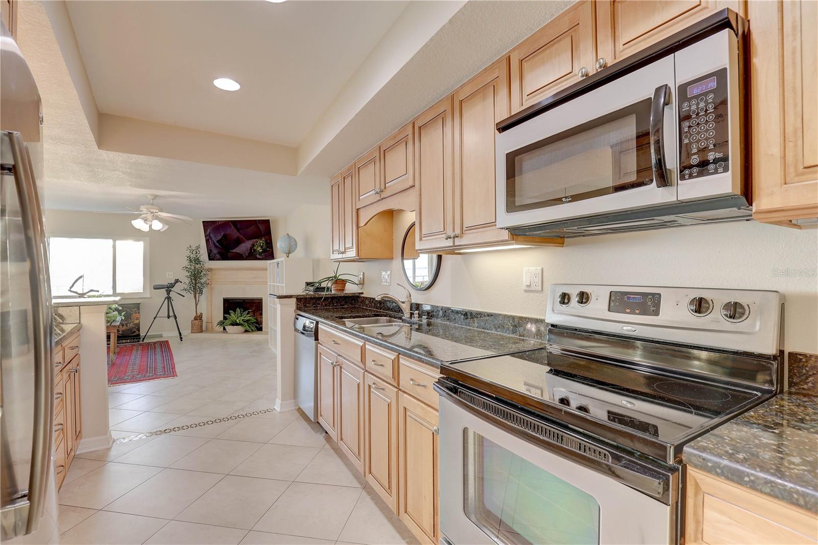 SOUTH PAULA POINT CONDO - Residential