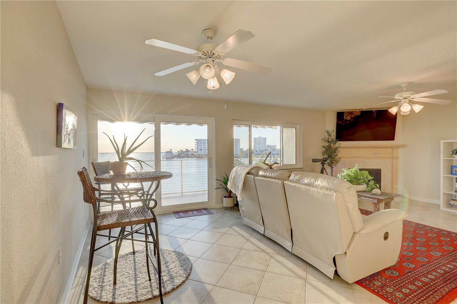 SOUTH PAULA POINT CONDO - Residential