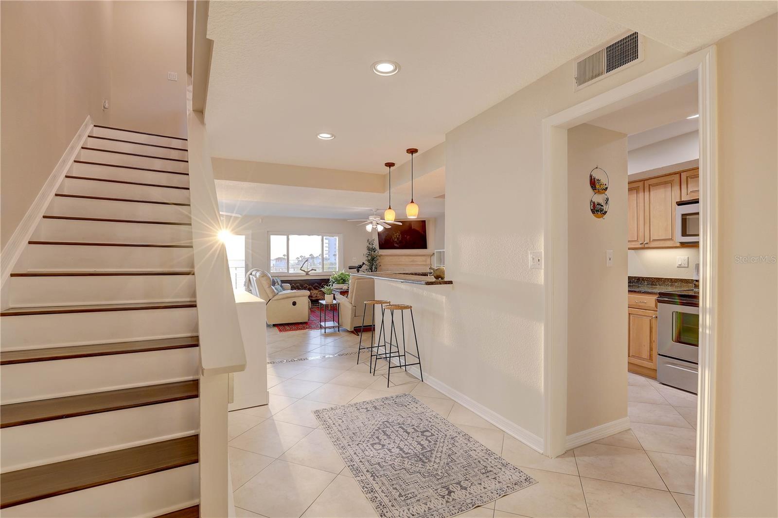 SOUTH PAULA POINT CONDO - Residential