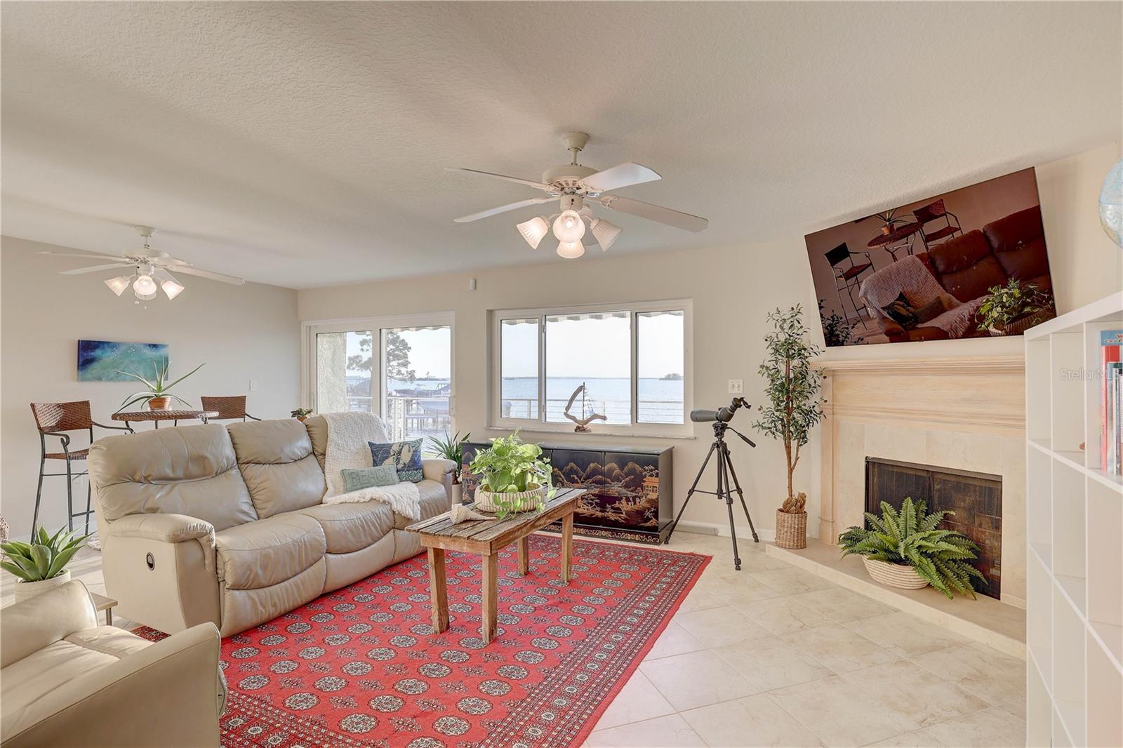 SOUTH PAULA POINT CONDO - Residential