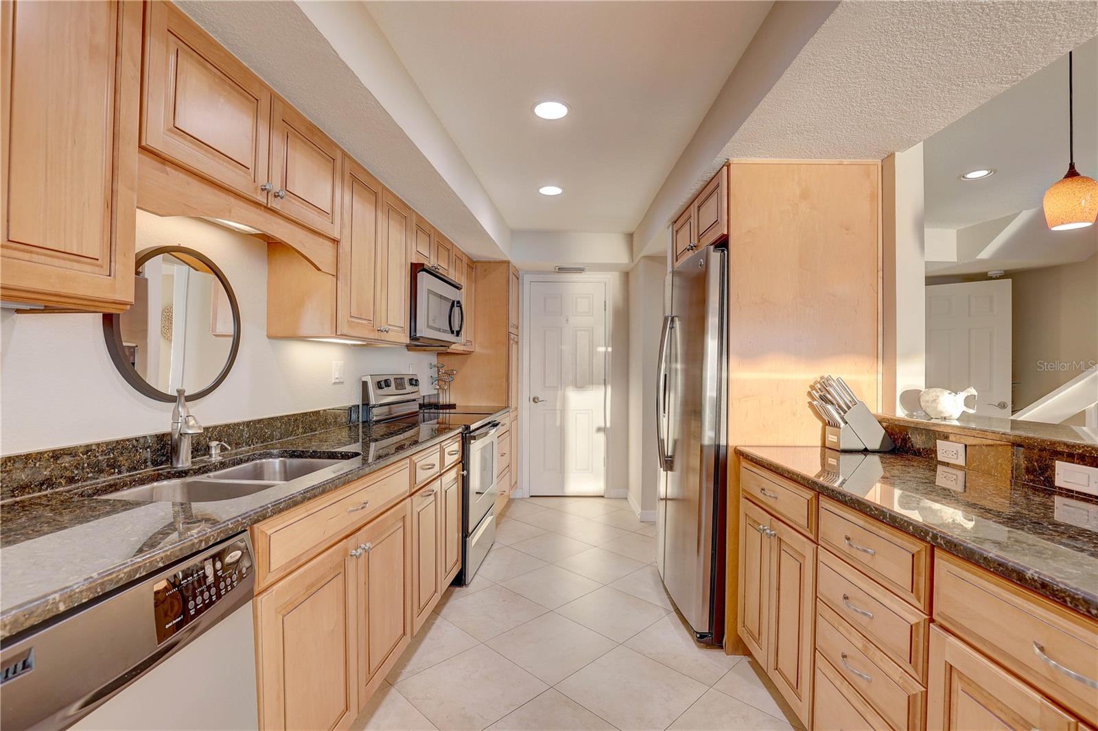 SOUTH PAULA POINT CONDO - Residential