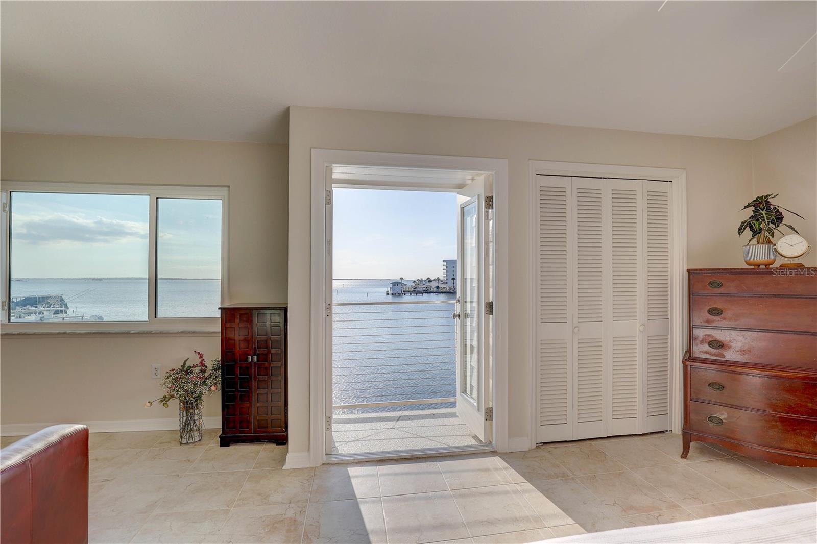 SOUTH PAULA POINT CONDO - Residential