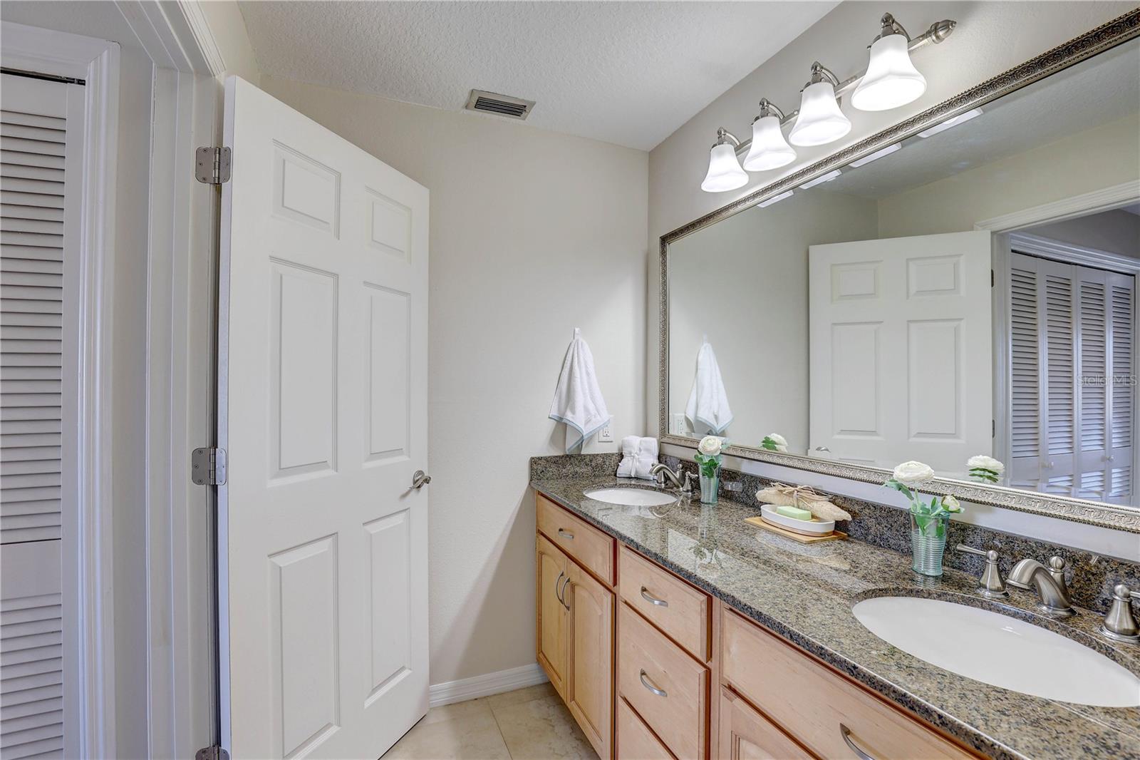 SOUTH PAULA POINT CONDO - Residential