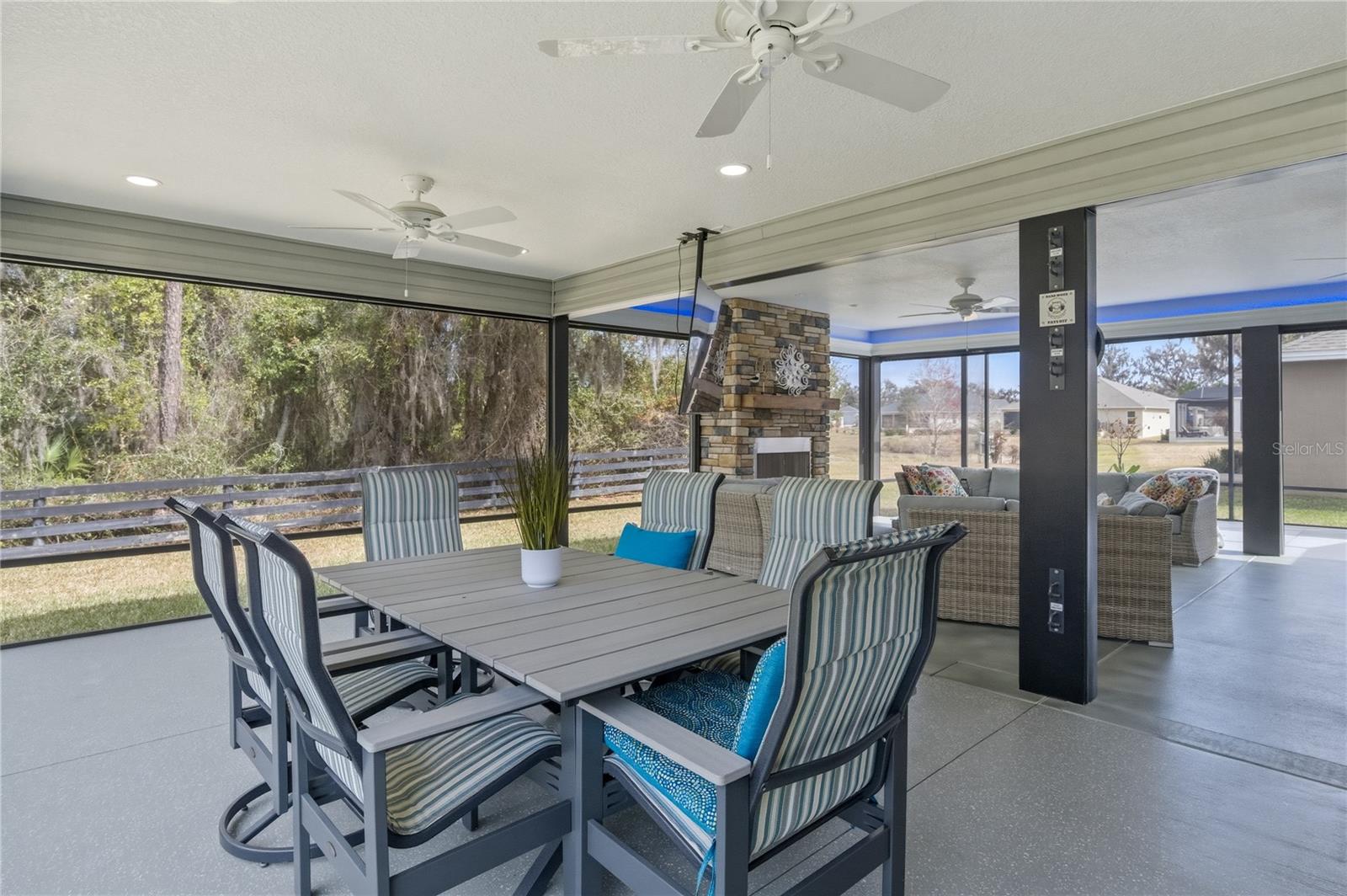 VILLAGES/SOUTHERN OAKS UN 31 - Residential