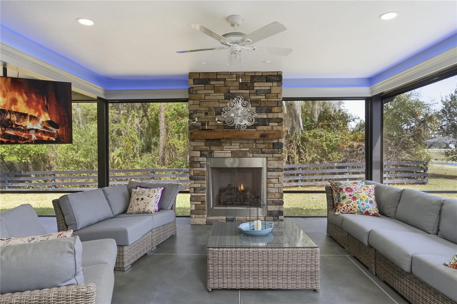 VILLAGES/SOUTHERN OAKS UN 31 - Residential