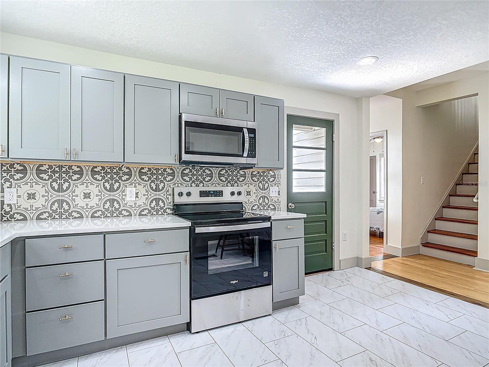 WILSONS BLK 85-86 DELAND - Residential