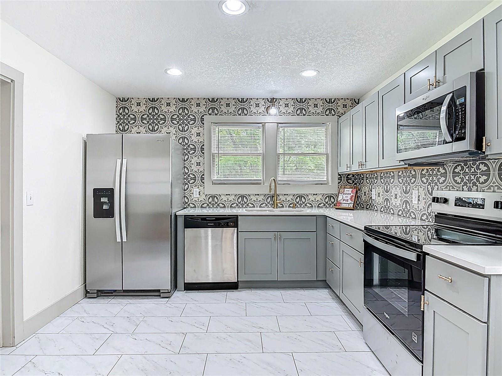 WILSONS BLK 85-86 DELAND - Residential