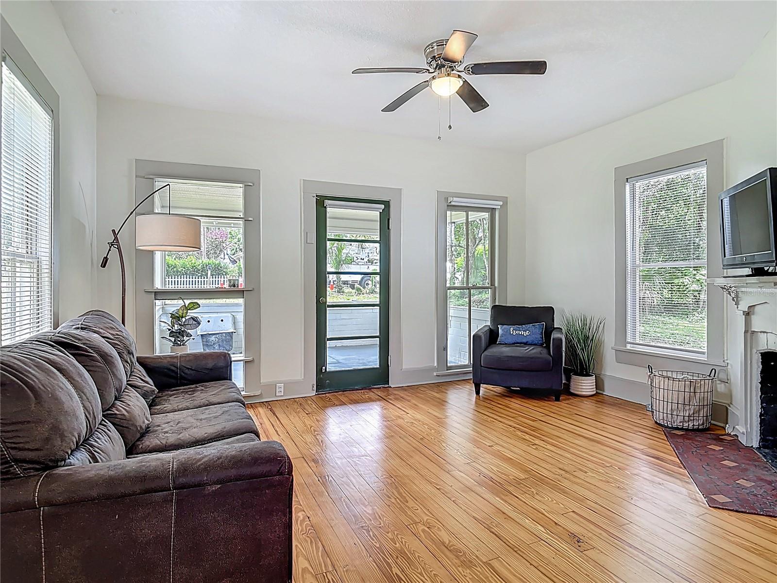 WILSONS BLK 85-86 DELAND - Residential