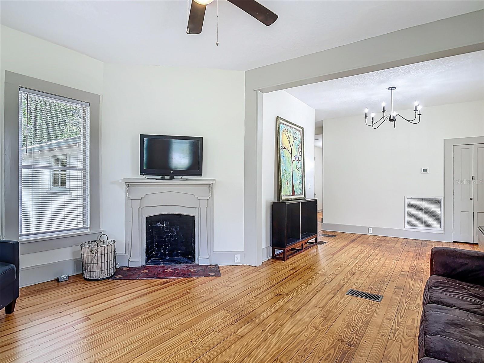 WILSONS BLK 85-86 DELAND - Residential