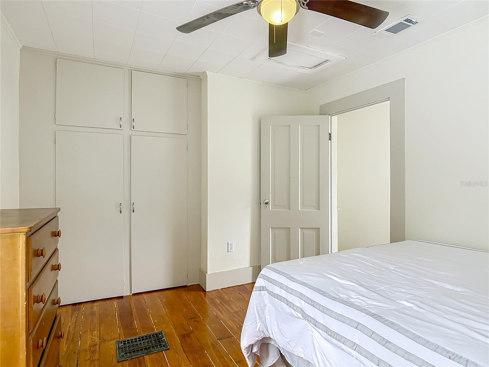 WILSONS BLK 85-86 DELAND - Residential