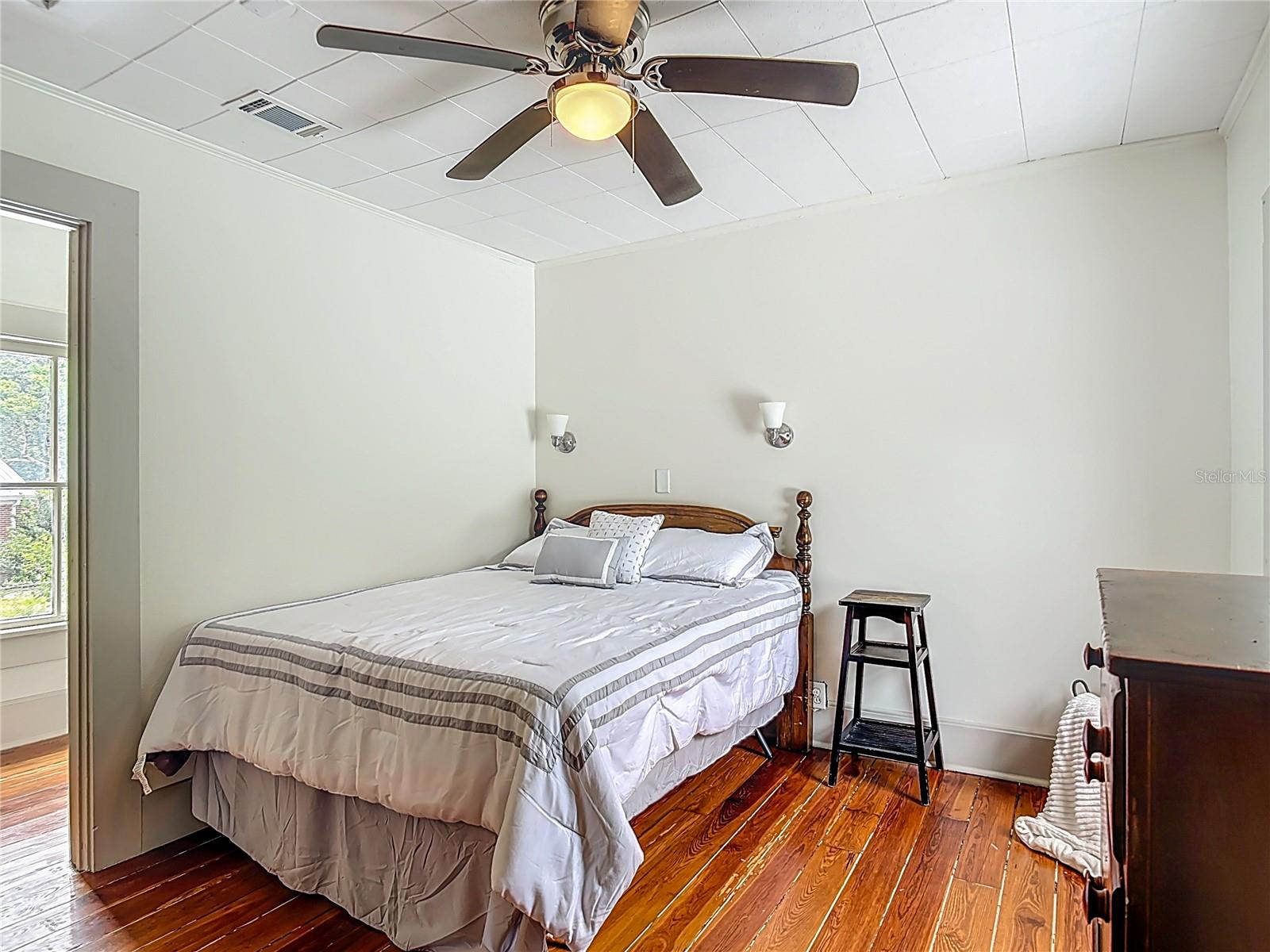 WILSONS BLK 85-86 DELAND - Residential