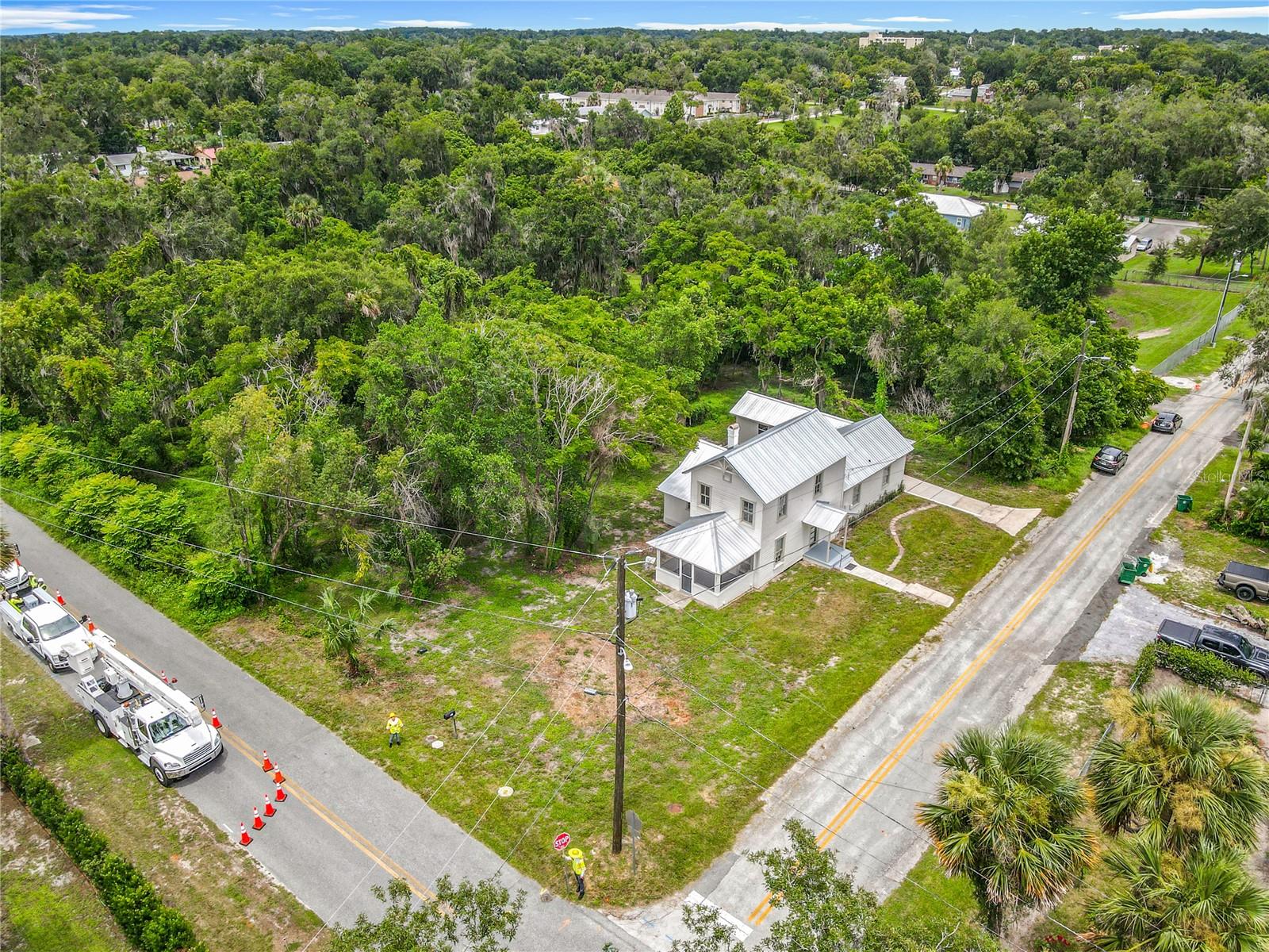 WILSONS BLK 85-86 DELAND - Residential