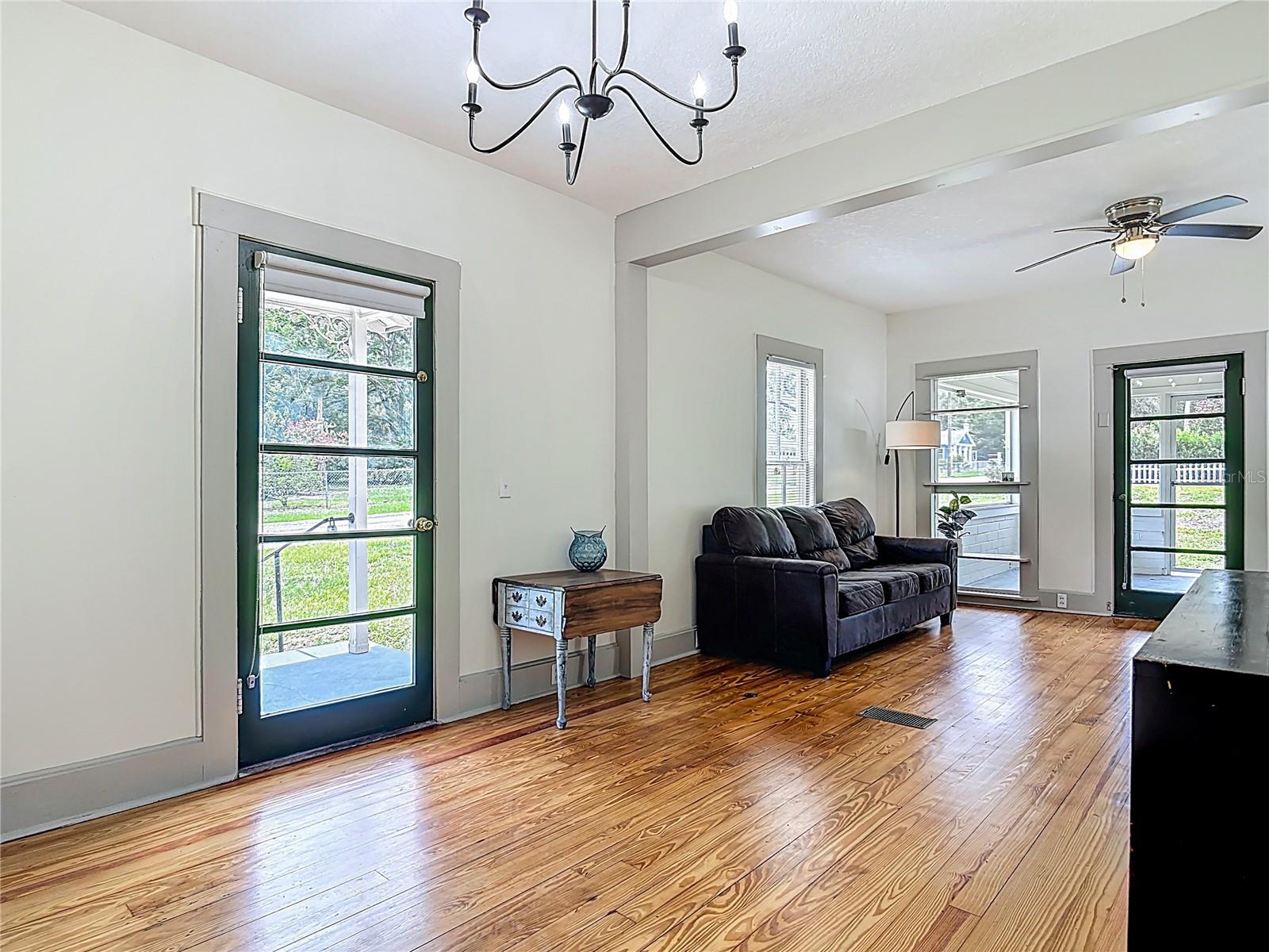 WILSONS BLK 85-86 DELAND - Residential