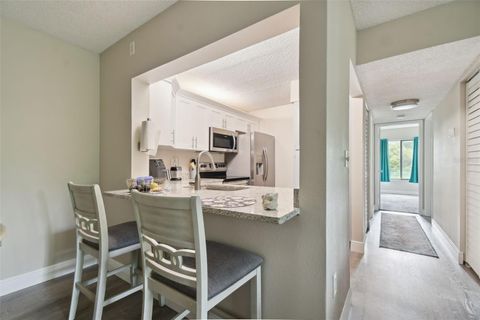 Condominium in TARPON SPRINGS FL 3166 LAKE PINE WAY 7.jpg