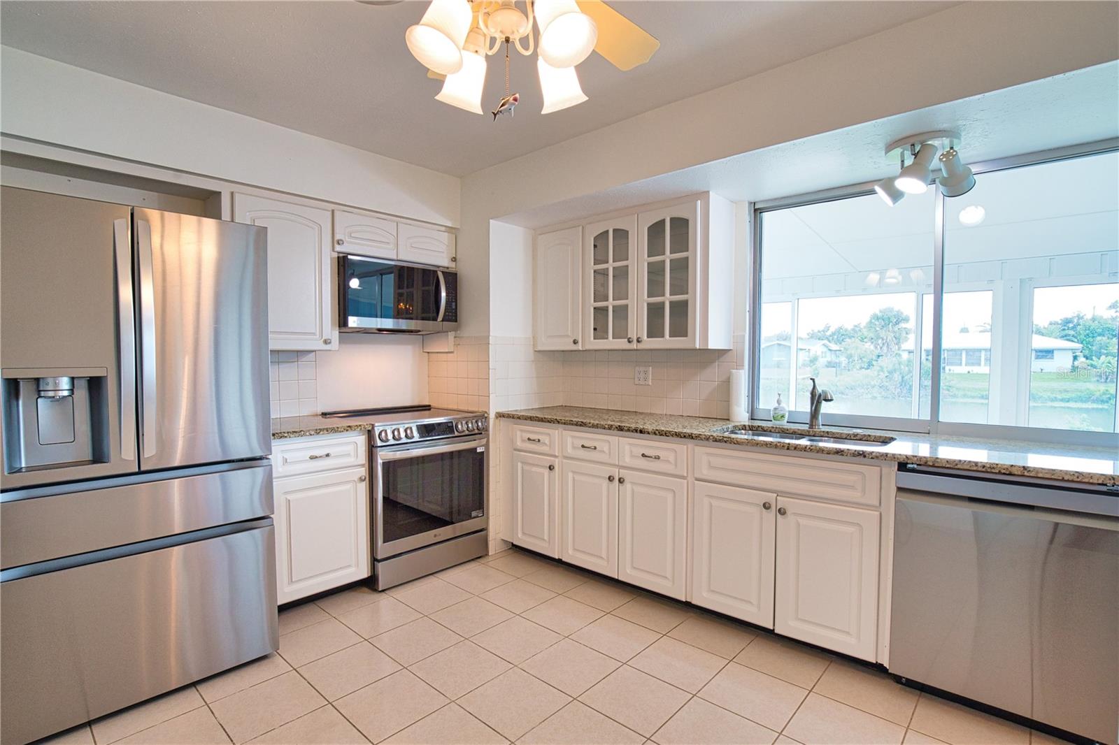 VENICE GARDENS - Residential Lease