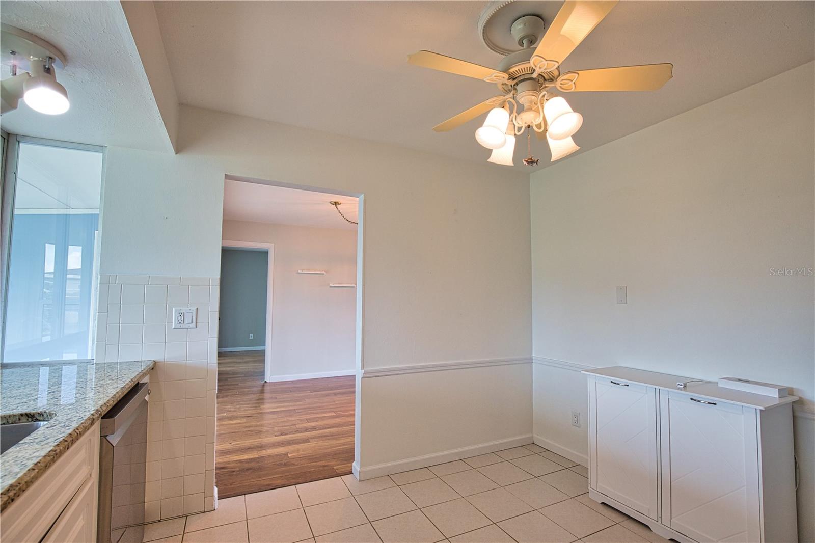 VENICE GARDENS - Residential Lease