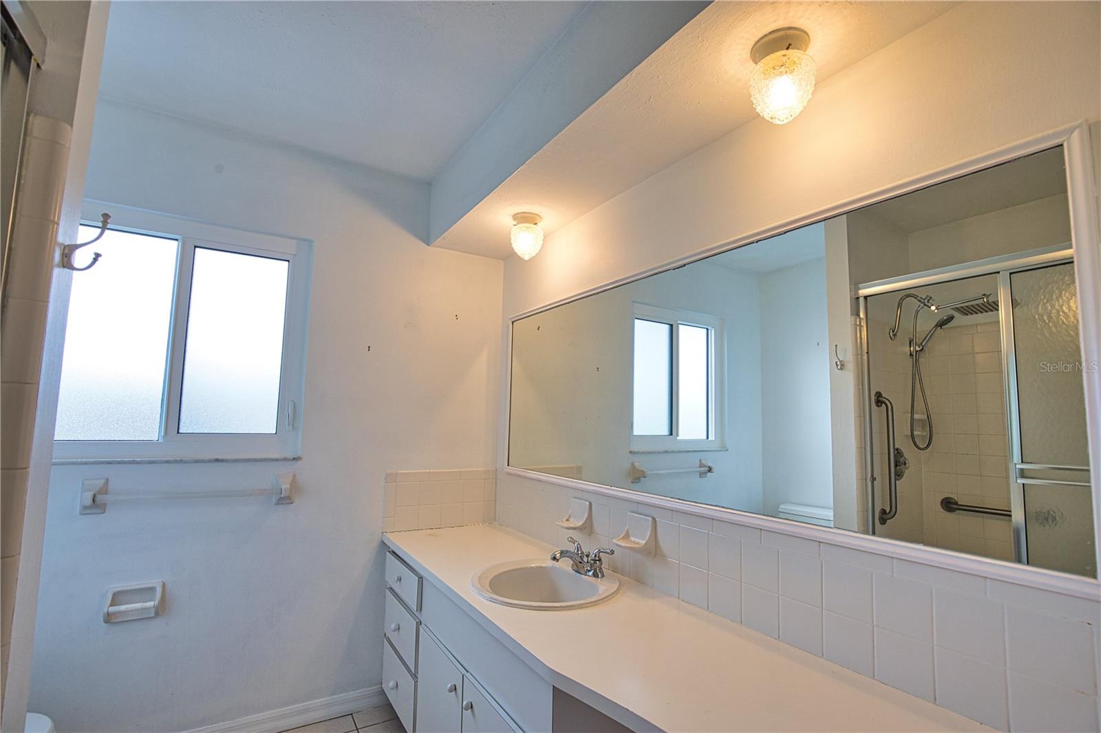 VENICE GARDENS - Residential Lease