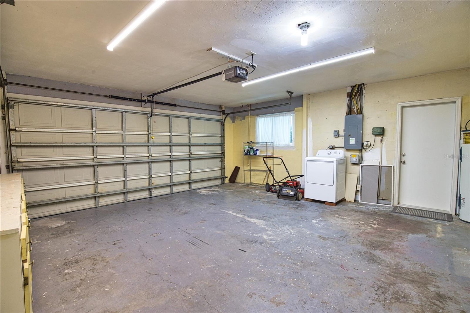 VENICE GARDENS - Residential Lease