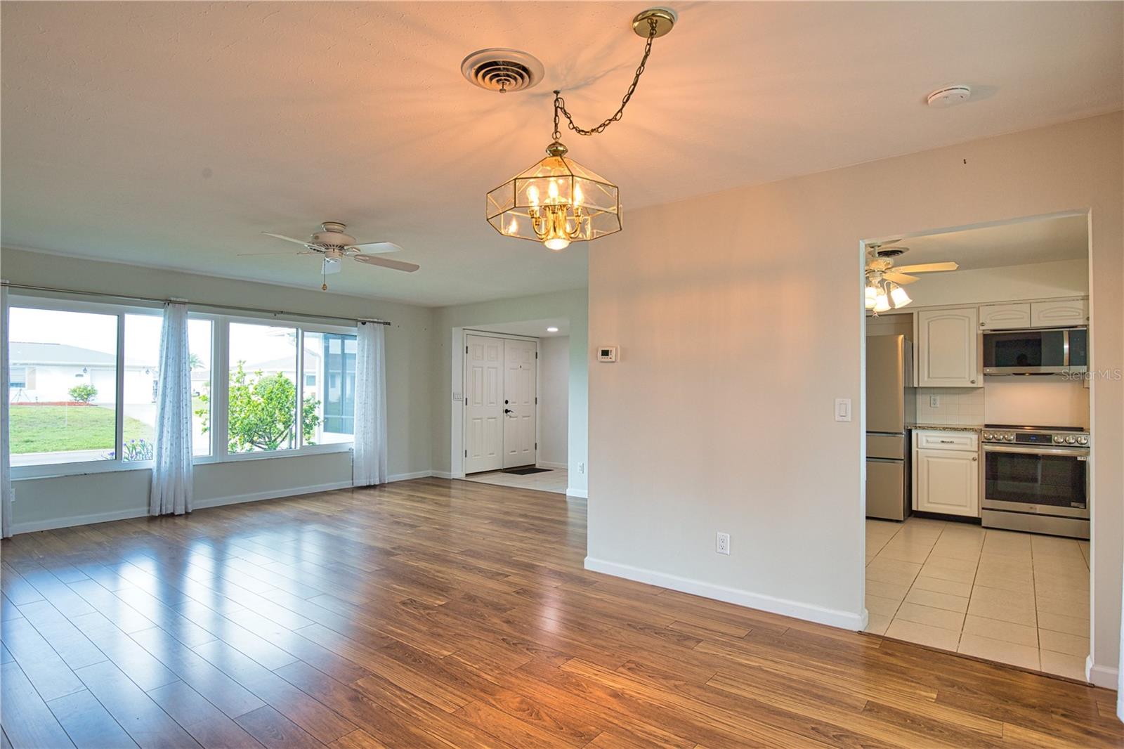 VENICE GARDENS - Residential Lease