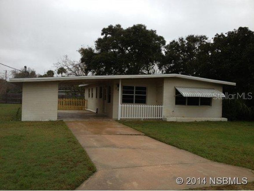 Very nice clean freshly painted 3/2 located in the heart of town. Walk to shopping, river, beaches, etc... Fenced yard, large storage shed/workshop with electricity. Very low traffic street. This house is very low maintenance with terrazzo floors and new HVAC system.