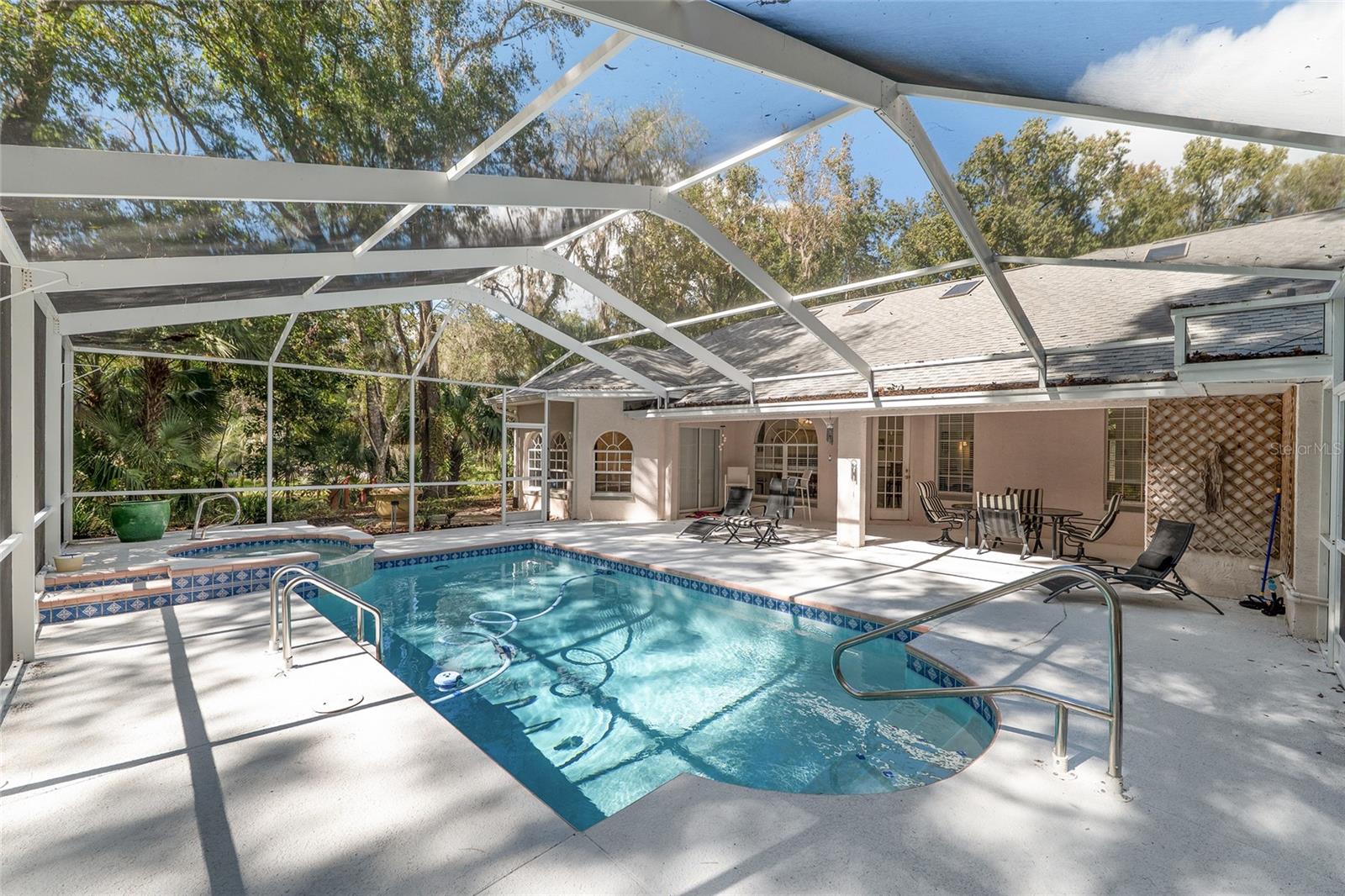 PALM POINT - Residential