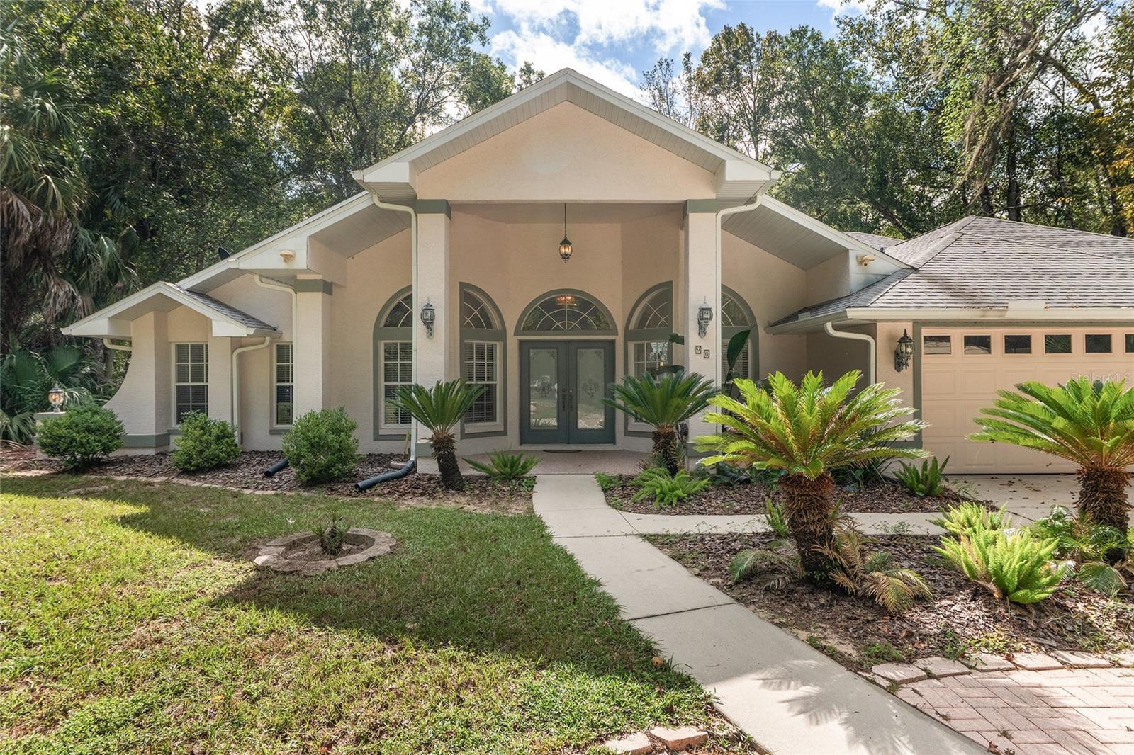 PALM POINT - Residential