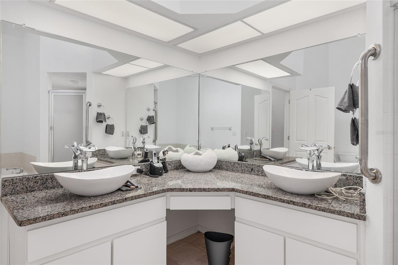 PALM POINT - Residential