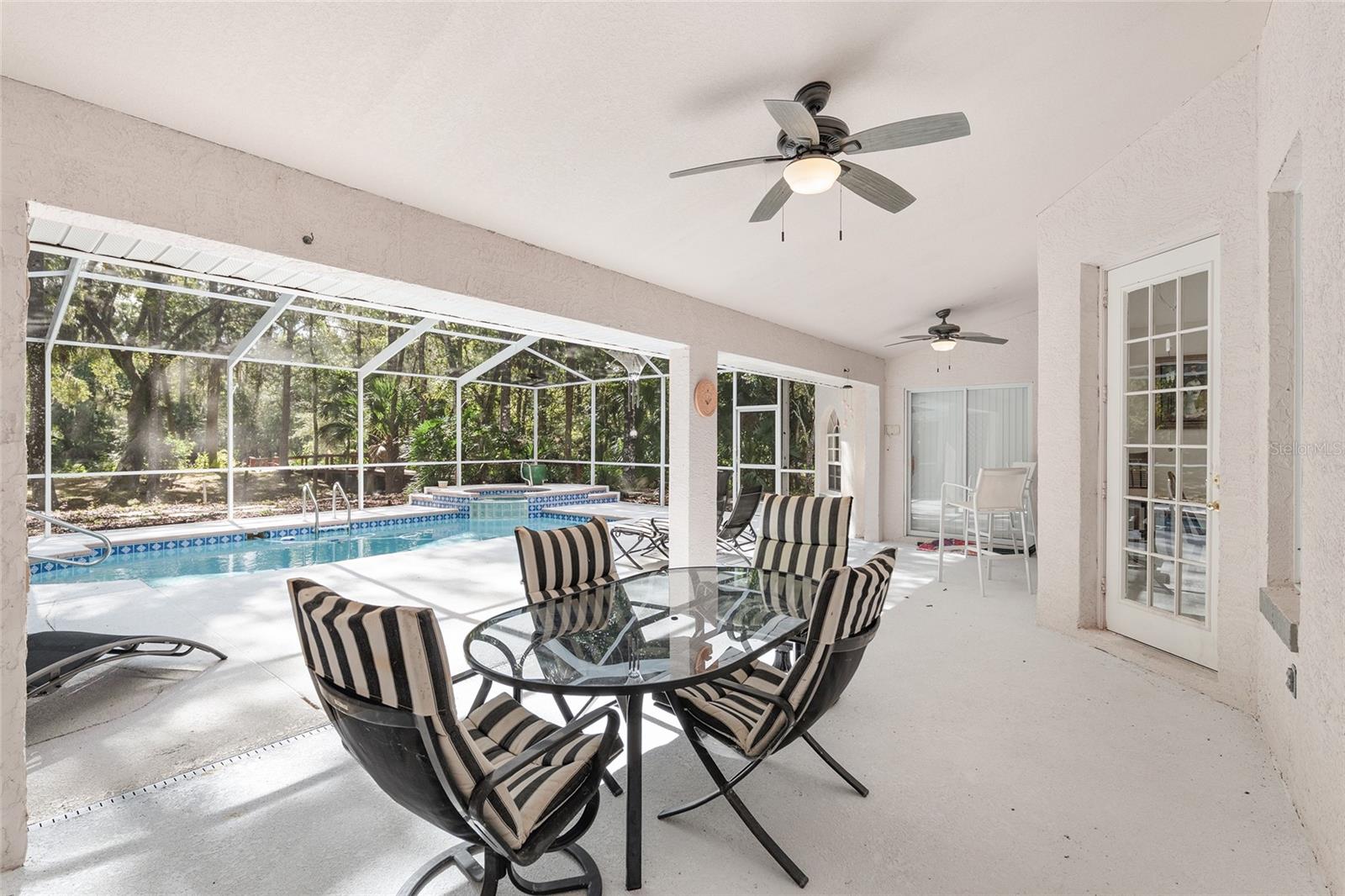 PALM POINT - Residential