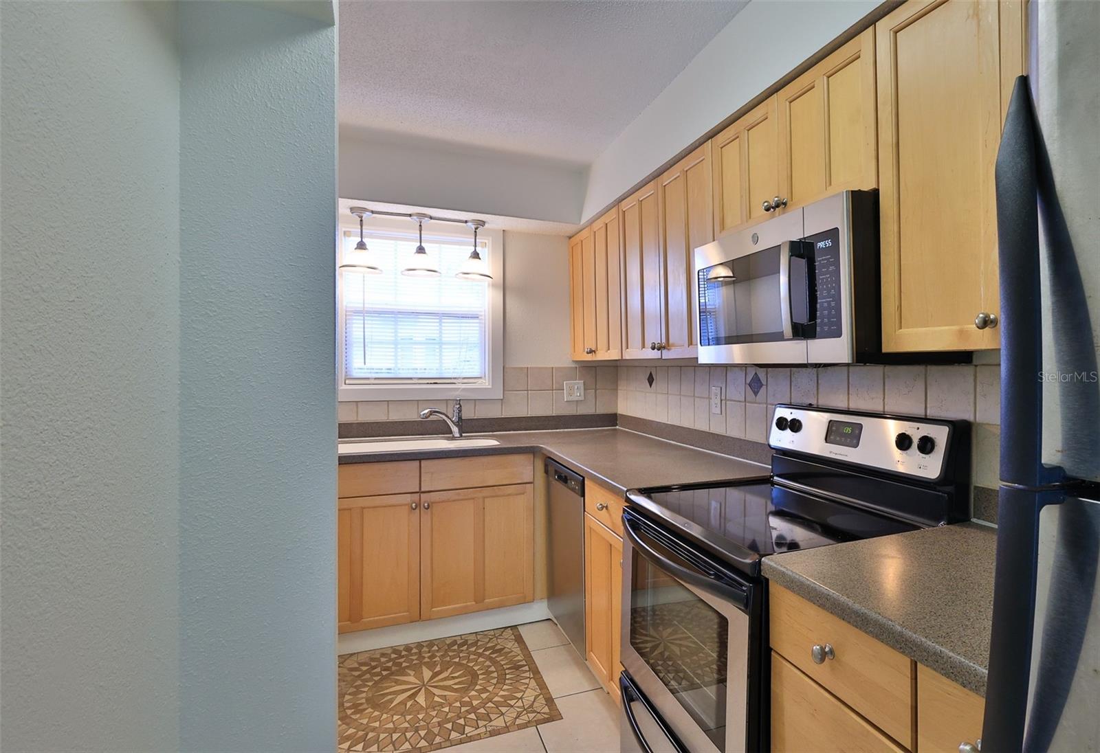 437 N OLEANDER AVENUE 1