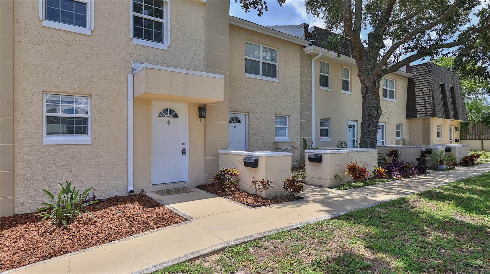 TOWNHOMES AT OLEANDER CONDO - Residential