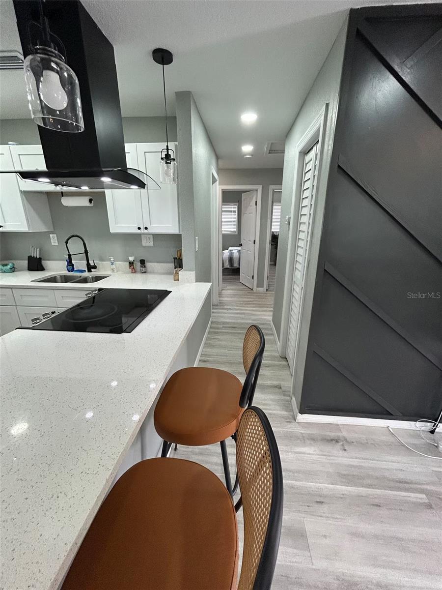 HILLSIDE MANOR - Residential