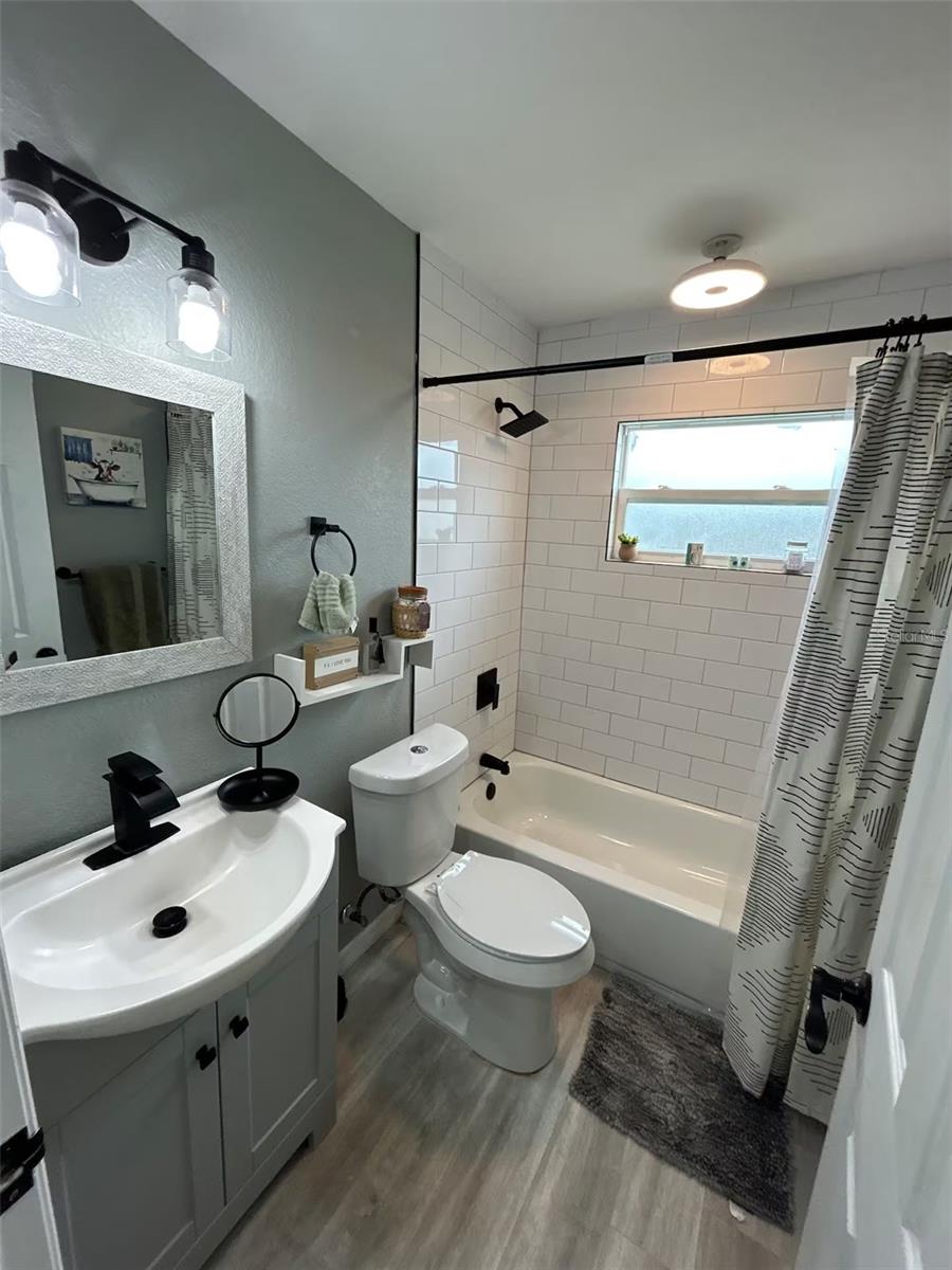 HILLSIDE MANOR - Residential